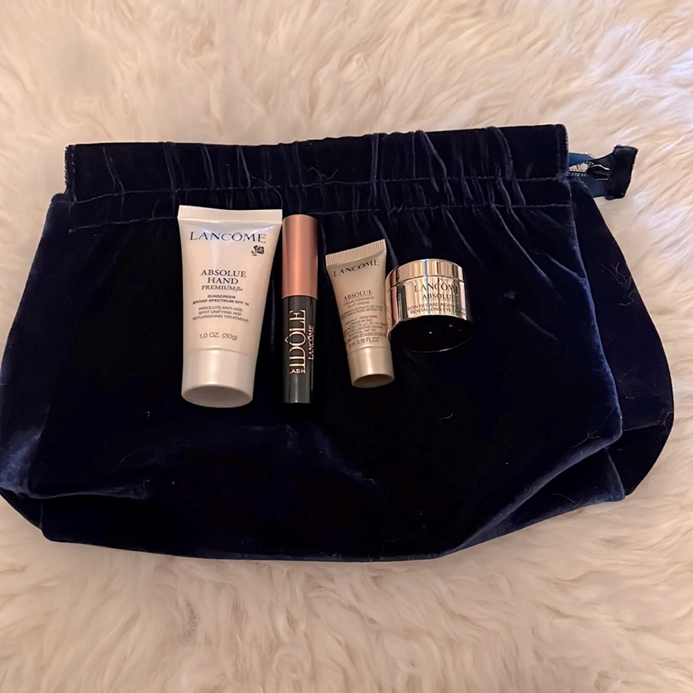4 Lancôme Samples and beautiful cosmetics bag